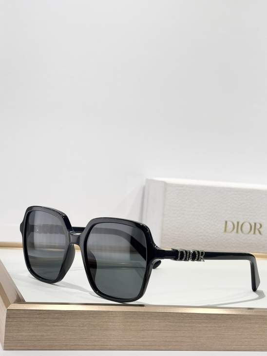 Picture of Dior Sunglasses _SKUfw76989614fw